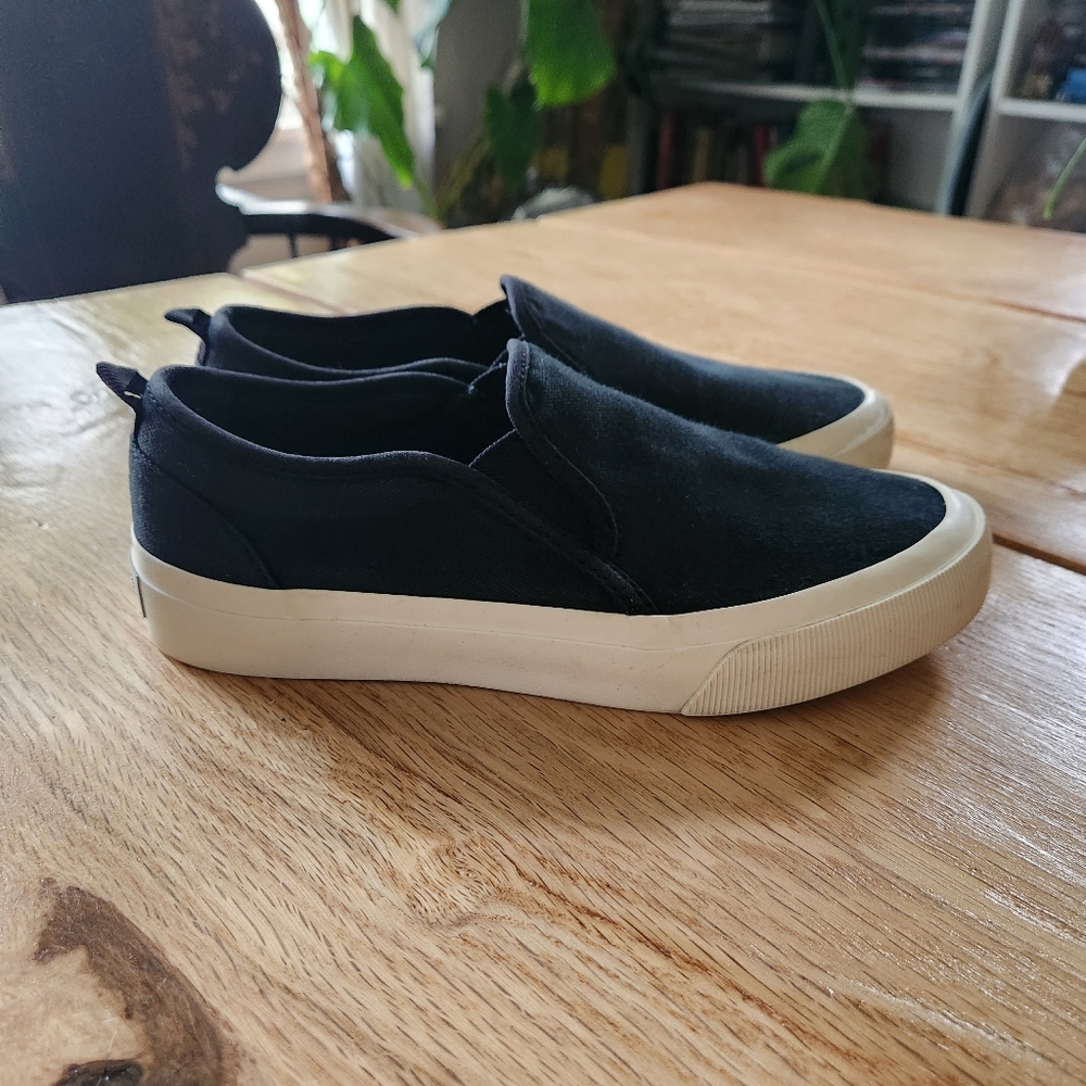 Everlane Black Canvas Slip-On Shoes Organic Womens Size 7 Mens 5.5 Unisex - Picture 2 of 10